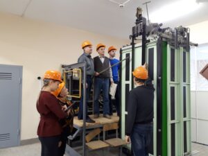 Электромеханик по лифтам